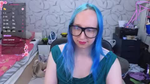 Snapshot of thetrixy chatting on May 16, 10:36 am The Great And Powerful Trixie online show from May 16, 10:36 am