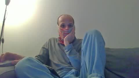 Scarf guy online show from February 28, 10:28 pm