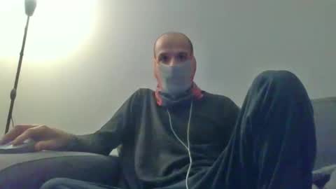 Scarf guy online show from November 11, 7:19 am