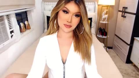 Snapshot of theunmarriedwife chatting on December 7, 12:30 am ValerieAnderson online show from December 7, 12:30 am