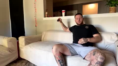 Snapshot of theviberoom chatting on November 3, 5:58 pm The Vibe Room online show from November 3, 5:58 pm