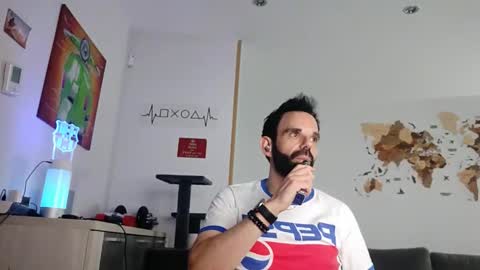 Snapshot of thewitcher69_ chatting on September 20, 9:32 am thewitcher69_ online show from September 20, 9:32 am