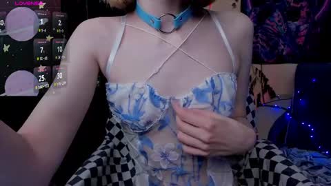 Snapshot of they_came_from_saturn chatting on June 17, 1:34 pm they_came_from_saturn online show from June 17, 1:34 pm