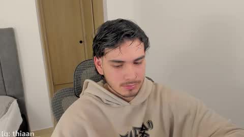 thiaan__ online show from November 4, 10:53 pm