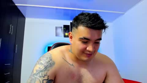 Snapshot of thiago_cp01 chatting on February 13, 7:24 am Thiago online show from February 13, 7:24 am