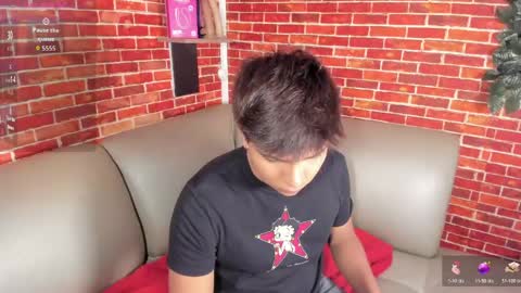Snapshot of thiago_kozak chatting on April 27, 1:09 pm thiago online show from April 27, 1:09 pm