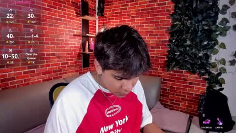 Snapshot of thiago_kozak chatting on May 2, 2:00 pm thiago online show from May 2, 2:00 pm