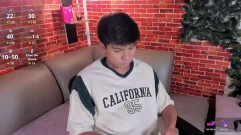 Snapshot of thiago_kozak chatting on May 4, 12:34 pm thiago online show from May 4, 12:34 pm