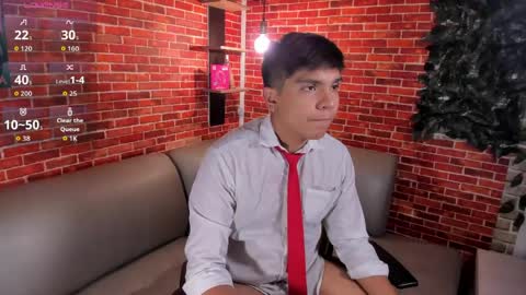 Snapshot of thiago_kozak chatting on May 12, 1:41 pm thiago online show from May 12, 1:41 pm