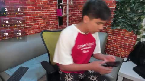 Snapshot of thiago_kozak chatting on May 22, 1:39 pm thiago online show from May 22, 1:39 pm