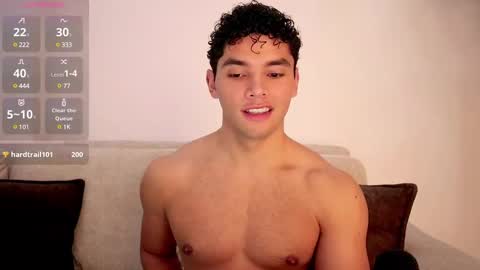 Snapshot of thiago_l chatting on February 23, 6:34 pm Just Thiago online show from February 23, 6:34 pm