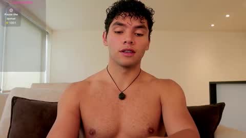 Snapshot of thiago_l chatting on January 8, 6:10 pm Just Thiago online show from January 8, 6:10 pm