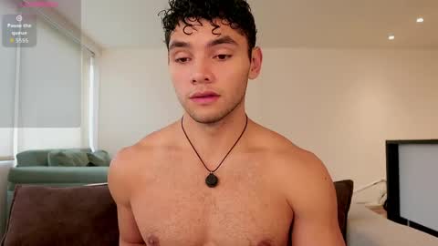 Just Thiago  online show from May 3, 5:19 pm