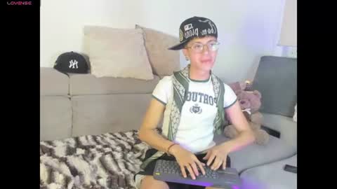 thiago_n_sam online show from July 4, 6:30 am
