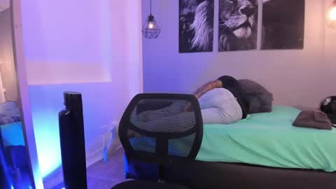 Snapshot of thiago_nowak2 chatting on December 3, 10:17 am Thiago online show from December 3, 10:17 am