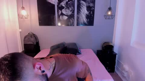 Snapshot of thiago_nowak2 chatting on December 10, 3:52 am Thiago online show from December 10, 3:52 am