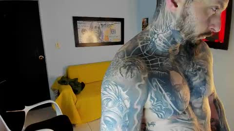 Snapshot of thiago_pg chatting on February 9, 12:42 pm thiago online show from February 9, 12:42 pm