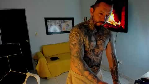 Snapshot of thiago_pg chatting on February 11, 11:48 am thiago online show from February 11, 11:48 am