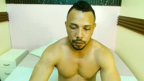 Thiago Summers online show from November 17, 6:03 pm