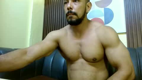 Snapshot of thiago_summers chatting on April 20, 2:53 pm Thiago Summers online show from April 20, 2:53 pm