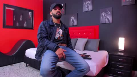 Thia Gomez online show from November 10, 12:26 pm