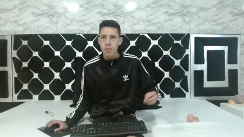 Thiago   online show from February 15, 9:26 pm