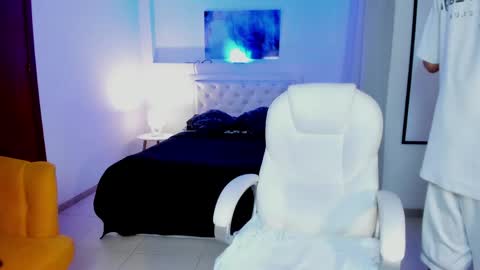 Thiago online show from May 5, 11:57 pm