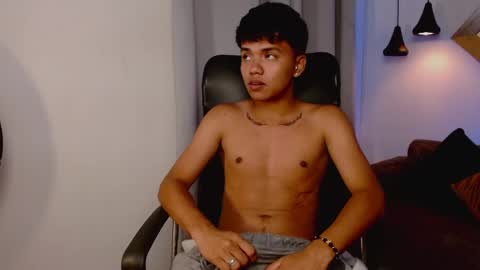 Thiago online show from May 27, 12:29 am