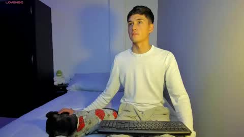 Thiago Wells online show from October 8, 8:17 pm