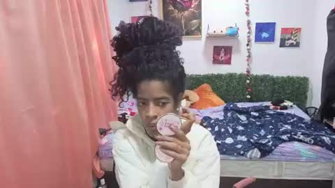 Snapshot of thiana_horny chatting on July 11, 2:09 pm thiana_horny online show from July 11, 2:09 pm