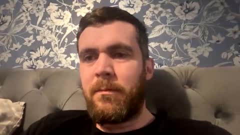 Snapshot of thickandmeaty9incher chatting on September 19, 9:43 am thickandmeaty9incher online show from September 19, 9:43 am