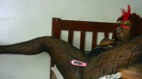 Snapshot of thickbaby9 chatting on March 15, 10:49 pm lovlyn online show from March 15, 10:49 pm