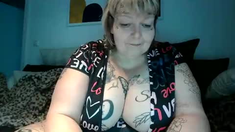 thickdarkangel online show from July 19, 6:44 pm