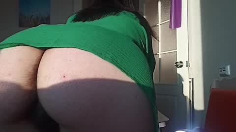 Snapshot of thickforest chatting on January 9, 8:13 am MilkyChoco online show from January 9, 8:13 am