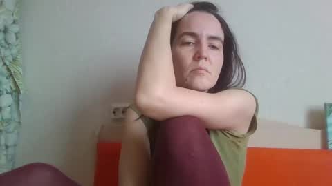 Snapshot of thickforest chatting on February 27, 5:34 am MilkyChoco online show from February 27, 5:34 am