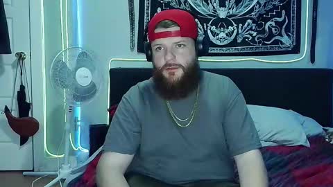 Snapshot of thickhandsomeman chatting on December 11, 8:07 pm ThickHandsomeMan online show from December 11, 8:07 pm