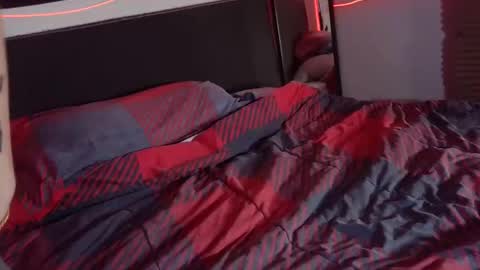 Snapshot of thickhandsomeman chatting on January 27, 4:52 am ThickHandsomeMan online show from January 27, 4:52 am