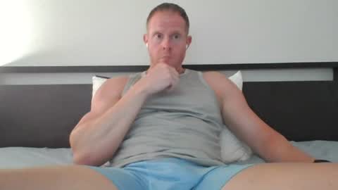 Snapshot of thickkredd8 chatting on July 31, 11:04 pm thickkredd8 online show from July 31, 11:04 pm