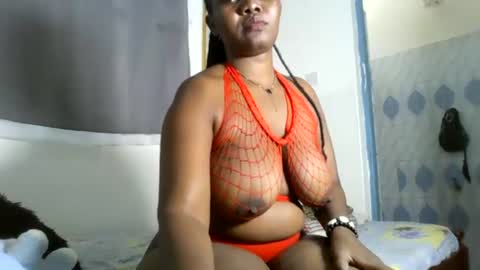 thickyass12 online show from June 28, 11:27 am