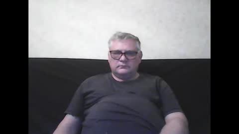 Snapshot of thierrysymp chatting on December 3, 5:23 pm Thierrysymp online show from December 3, 5:23 pm
