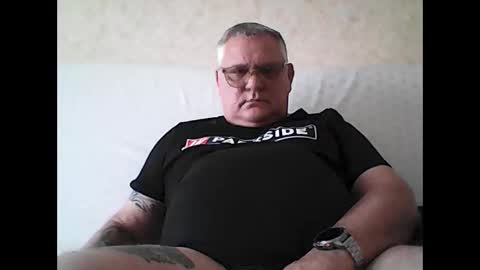 Snapshot of thierrysymp chatting on October 23, 3:33 pm Thierrysymp online show from October 23, 3:33 pm