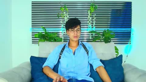 Snapshot of thiiagosaeenz chatting on February 2, 1:32 pm Thiago Saenzz online show from February 2, 1:32 pm