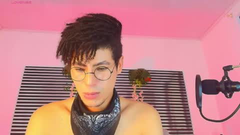 Snapshot of thiiagosaeenz chatting on May 30, 5:21 pm Thiago Saenzz online show from May 30, 5:21 pm