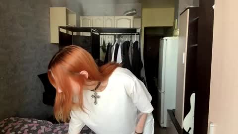 Snapshot of thimbleteasex chatting on May 25, 9:04 am Emma online show from May 25, 9:04 am