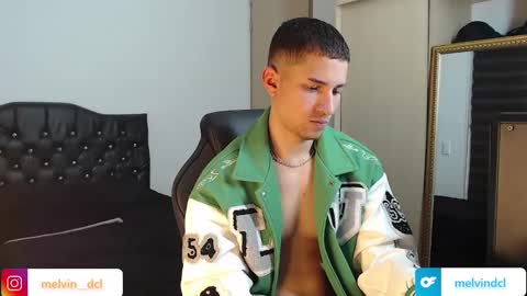 Snapshot of thin_tommy11 chatting on December 29, 10:25 pm thin_tommy11 online show from December 29, 10:25 pm