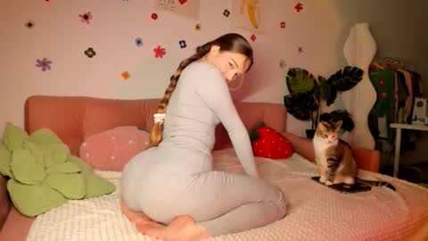 Amelia  shows on mondays fridays and sundays  if anything changes im giving updates on my fansly  online show from September 26, 4:22 pm