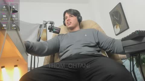 Snapshot of thom_ohtani chatting on May 27, 1:35 am thom_ohtani online show from May 27, 1:35 am