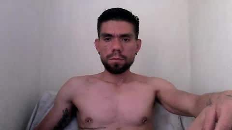 Snapshot of thomas2wood chatting on June 29, 10:21 pm Thomas2Wood online show from June 29, 10:21 pm