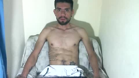 Snapshot of thomas2wood chatting on July 5, 12:17 am Thomas2Wood online show from July 5, 12:17 am