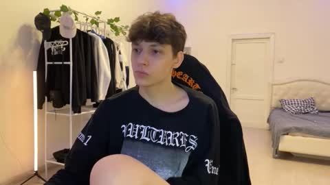 Thomas Hill online show from October 27, 6:45 pm